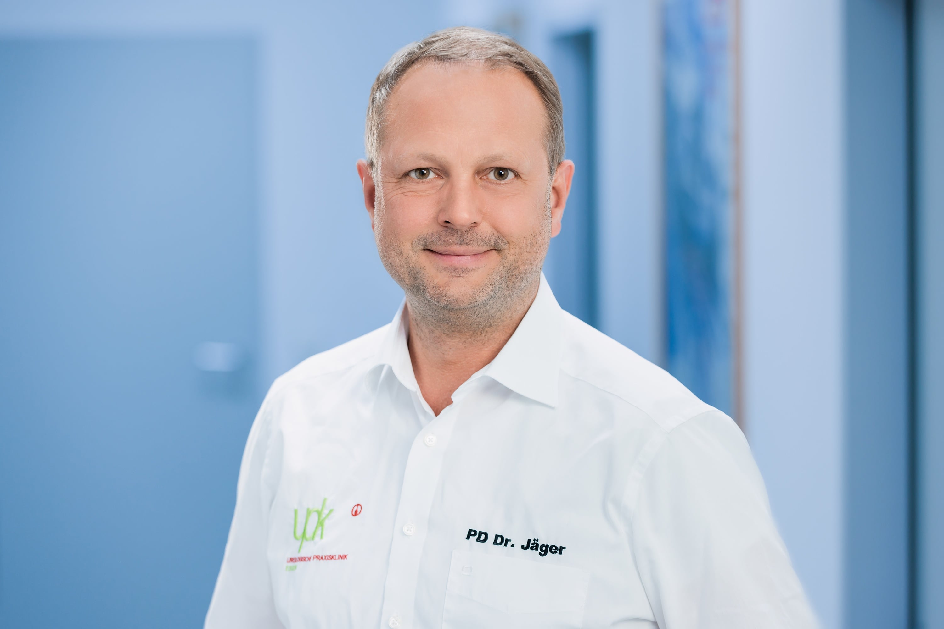 Portraitfoto von Dr. med. Tobias Jäger, Facharzt für Urologie und Vorstand der Deutschen Gesellschaft für Mann und Gesundheit e.V.